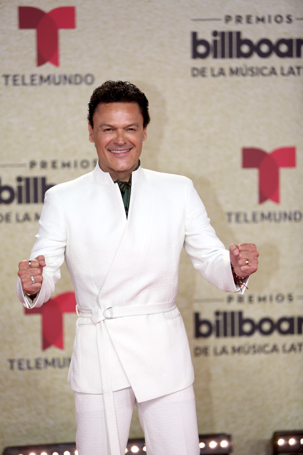 <b>#14 Pedro Fernández</b>
<br>Desde hace un par de años, El Aventurero de América debutó en el quinto piso. Pedro tiene 52 años. 
<br>