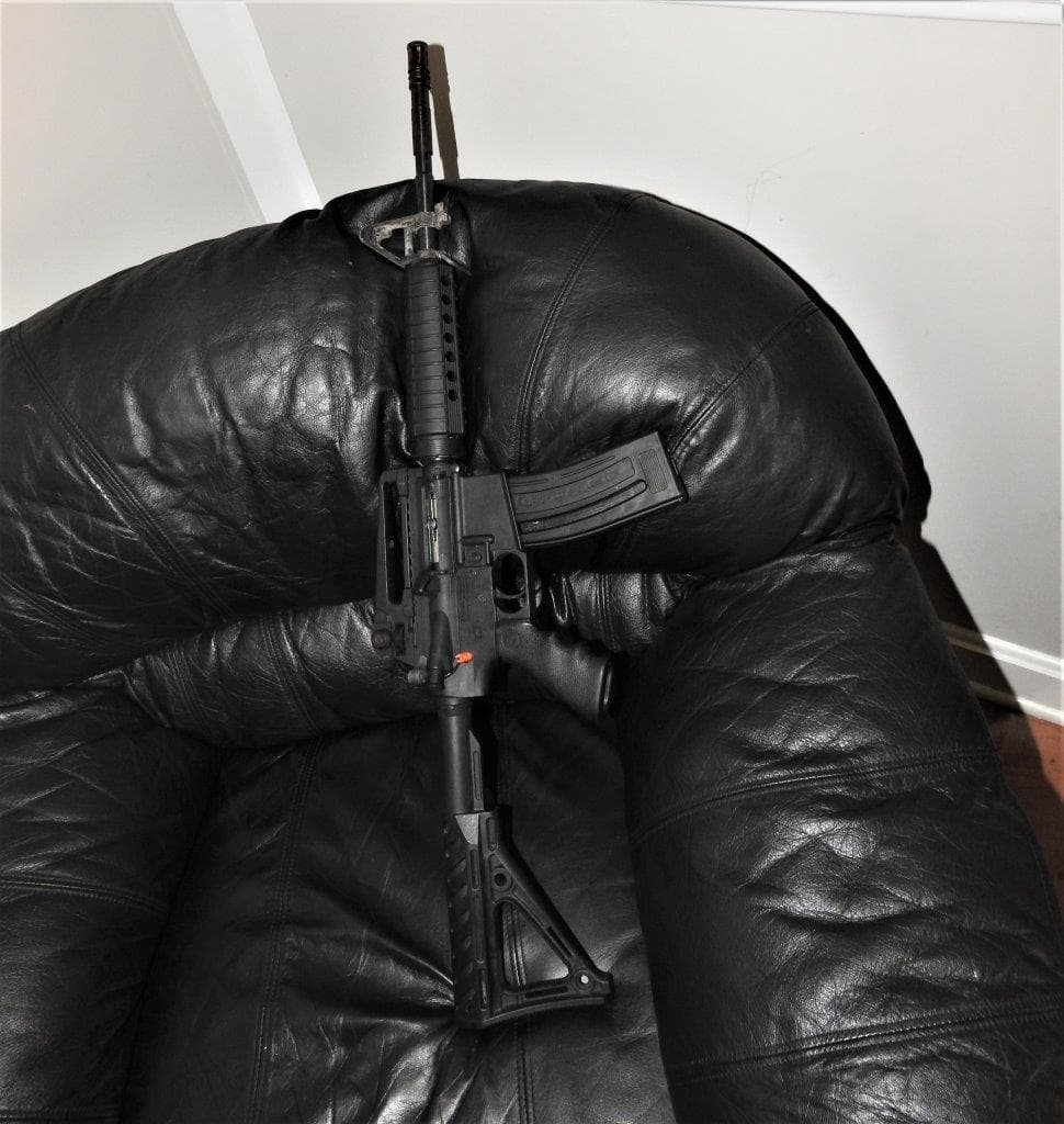 Tres personas fueron arrestadas luego de que autoridades desarticularan un laboratorio clandestino que procesaba droga este jueves por la tarde en Woodstock, Georgia.