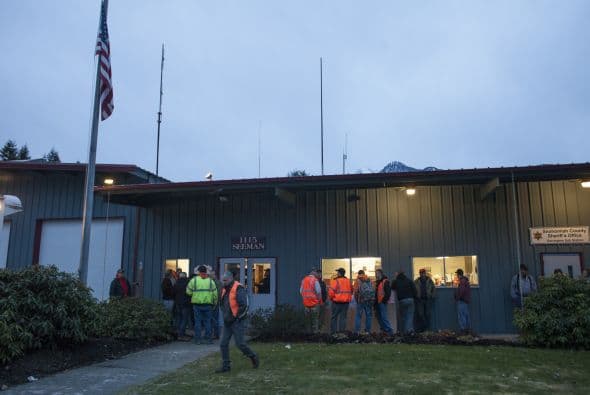 Se han organizado brigada de rescate vecinales.