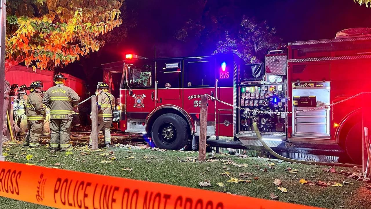 Una persona queda atrapada entre las llamas y pierde la vida en Isleton