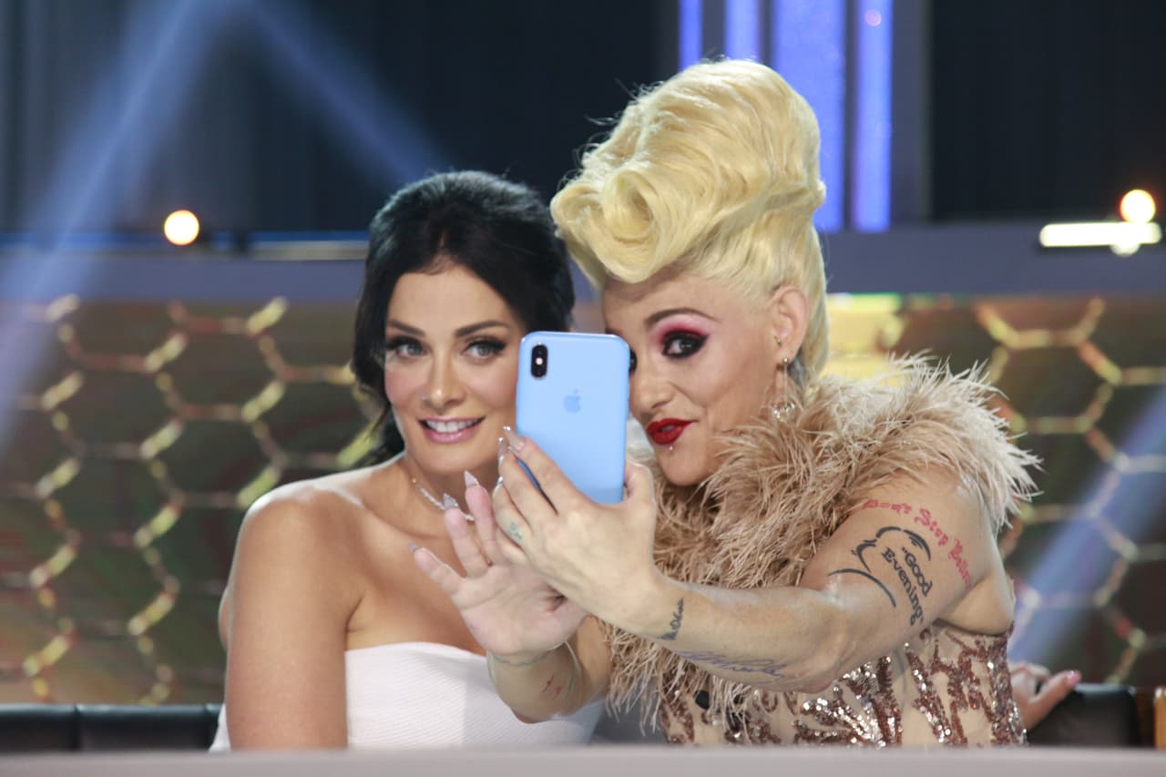 Mientras tanto, las juezas se tomaban la selfie del recuerdo.