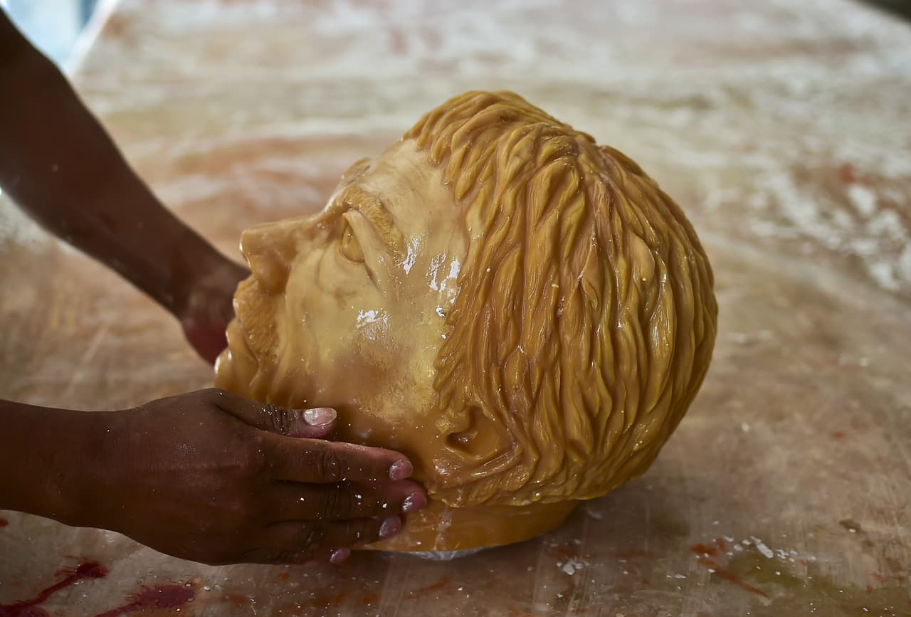 Aunque crear todos los rasgos del hombre más buscado del mundo, Joaquín Guzmán no es fácil, esta empresa ha logrado plasmarlos muy bien.