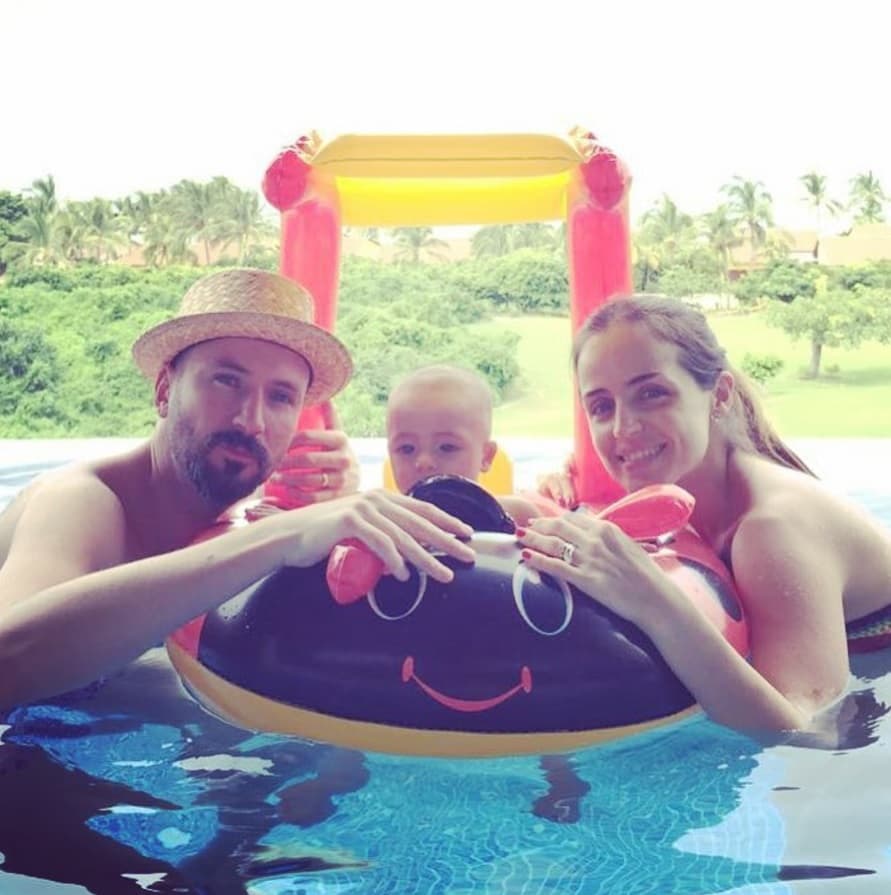 Juanchi es la mano derecha del actor Jóse María Torre y junto con él lleva el negocio de la moda y diseño mexicano textil en la Ciudad de México.