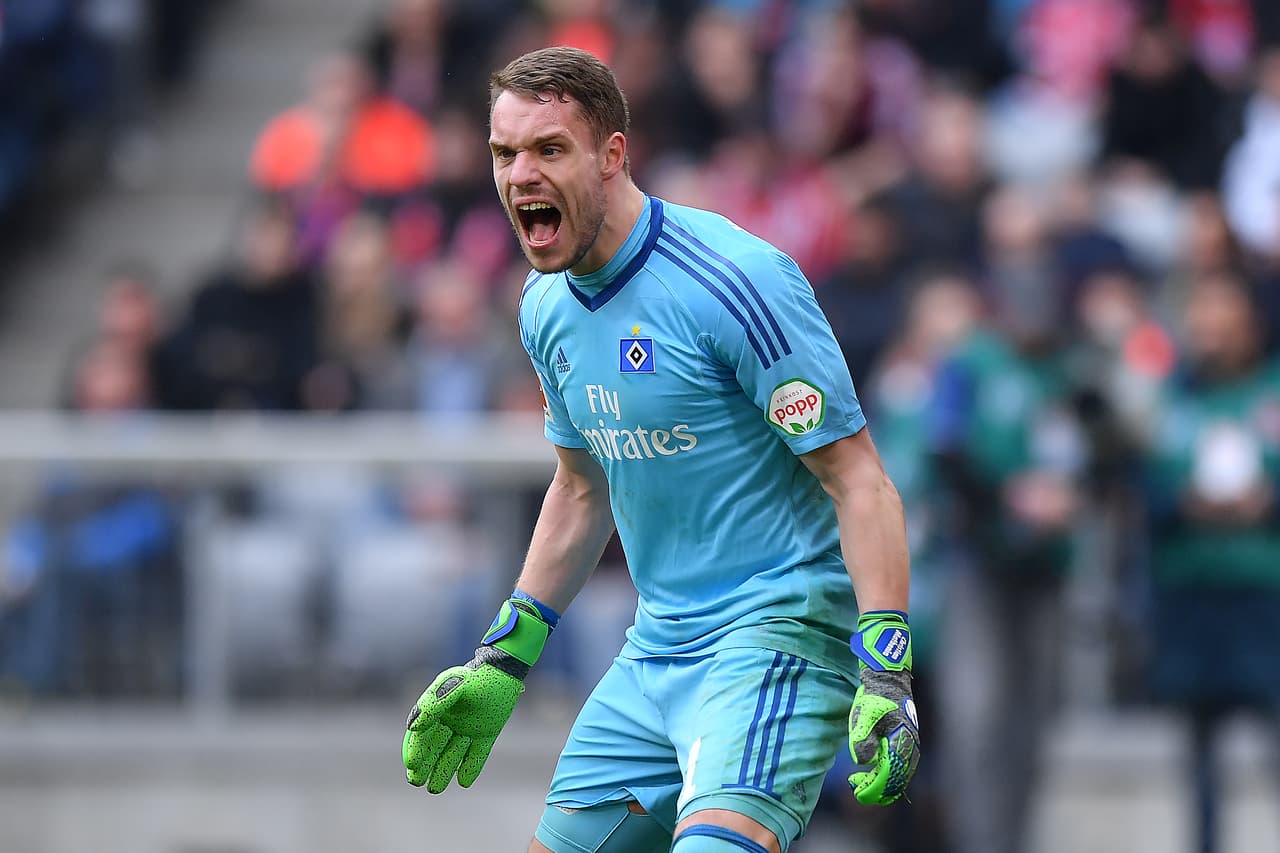 La desesperación de la arquero del Hamburgo, Sven Ulreich, se escuchó y sus compañeros cerraron filas para evitar más tantos.