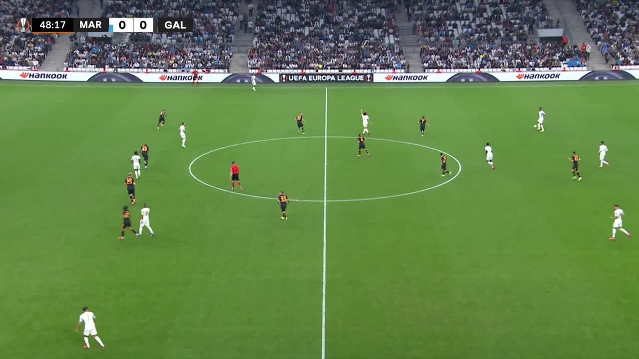 ¡TIRO ATAJADO! disparo por Ahmadou Bamba Dieng.