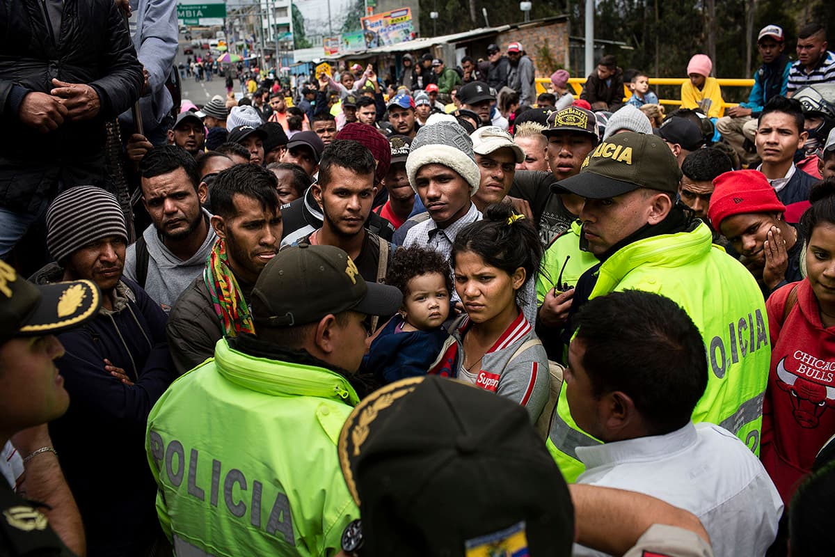 "¡Dios quiera que nos dejen pasar!": Ecuador comenzó a pedir visas a los venezolanos este lunes