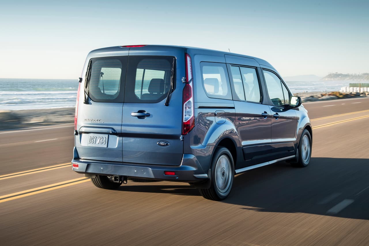 Dentro del equipamiento de la Ford Transit Connect Wagon 2019 encontramos:
<b>sistema de frenado de emergencia automática, </b>control de crucero activo, detector de objetos en punto ciego con alerta tráfico cruzado.