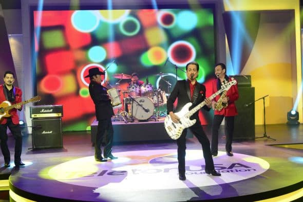 Ellos dejaron la puerta negra muy abierta para que dones y ayudes a cientos de niños.