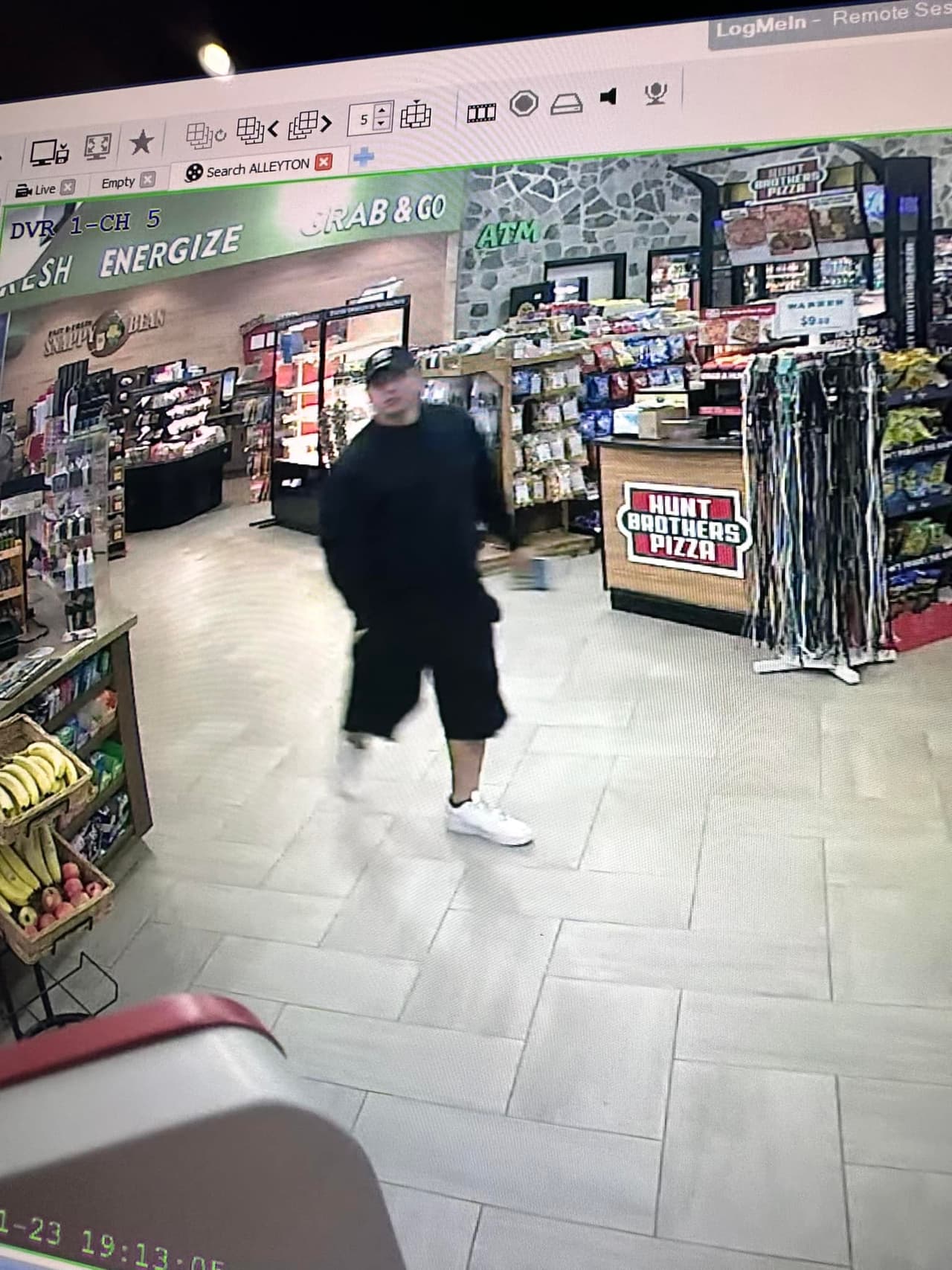 Se informó que la Lotería de Texas asiste en la investigación de este caso.