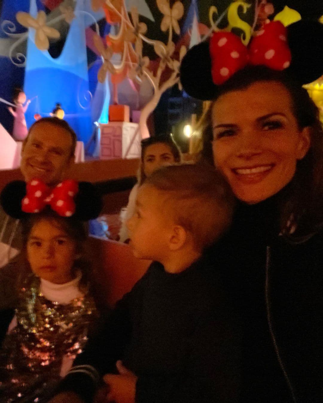 Junto a sus pequeños, Michelle y Liam, Alan y Cristy disfrutaron un bello fin de semana en Disney, y eso los llenó de energía para comenzar con todo la semana.