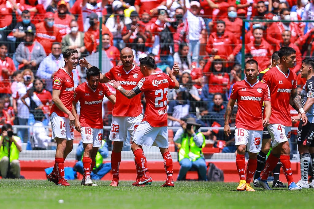 Toluca tuvo un gran inicio en casa ante el Atlas, al que le ganaba 3-0 antes de los primeros 15 minutos, pero terminó sufirendo y logró llevarse la victoria 3-2 ante el bicampeón que reaccionó y casi se lleva el empate.