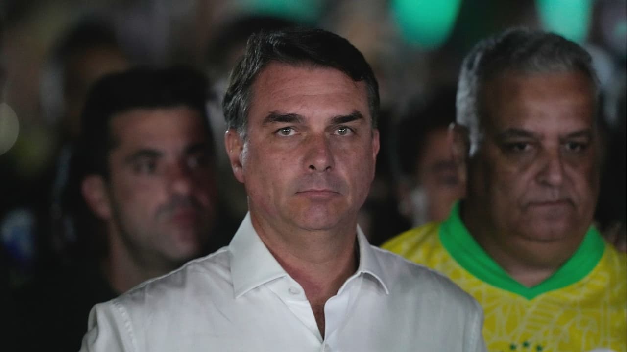 EEUU anuncia que otorgará visas a Flávio Bolsonaro y su familia tras reportes de su salida de Brasil