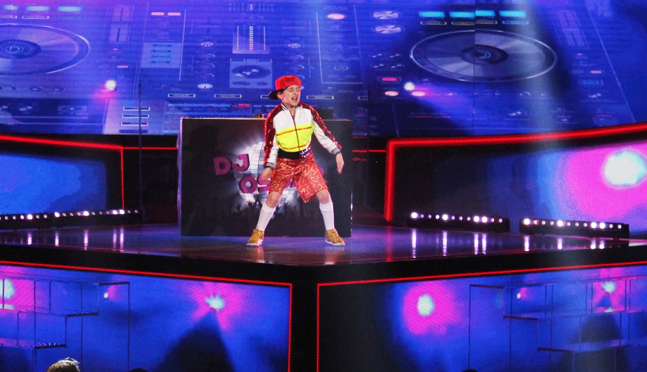 Los bailarines de cada equipo tuvieron que demostrar sus habilidades en solitario.