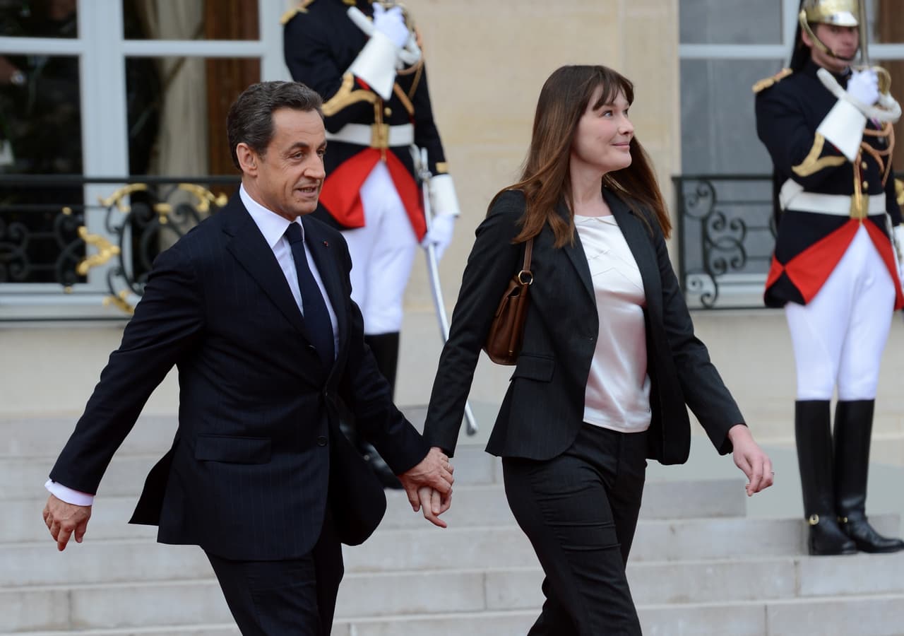En 2008 Carla contrajo nupcias con el entonces presidente de Francia Nicolas Sarkozy, convirtiéndose en la primera dama de ese país.