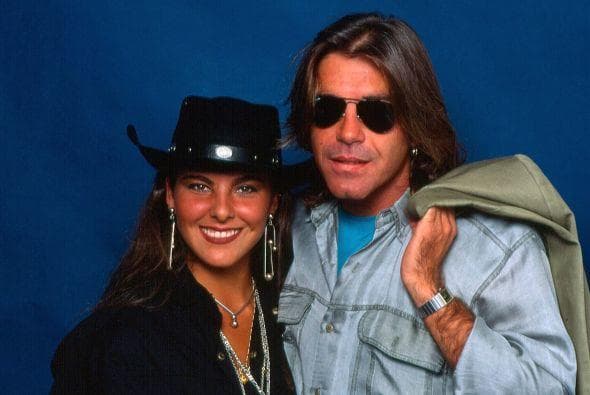 En 1992 
<b><a href="http://www.univision.com/temas/kate-del-castillo">Kate del Castillo</a> </b>sorprendió al dejar al descubierto su relación con el actor 
<b>Fernando Ciangherotti</b>, pues él es 13 años mayor que la actriz.