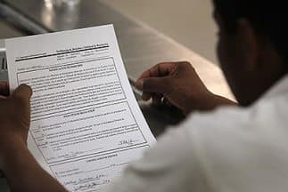 En total, las autoridades determinaron fraude en 29 casos, de los cuales 12 fueron aprobados antes de que fuesen sometidos a una evaluación de fraude.