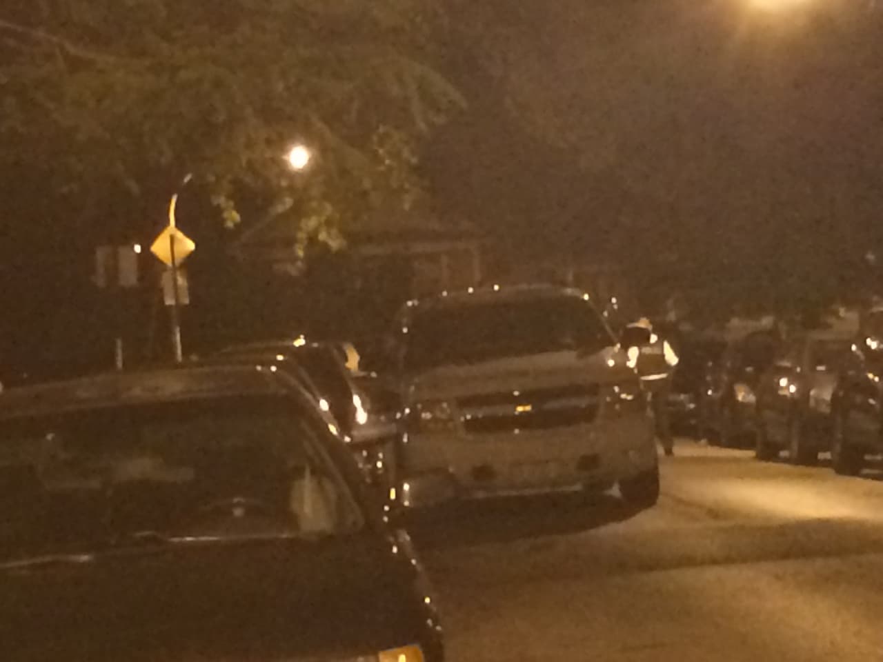 De acuerdo con la policía, la niña estaba jugando al frente de su casa localizada en el 2100 de North Bingham alrededor de las 8 p.m. cuando recibió el impacto de la bala.