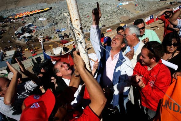 Expertos de la NASA que estuvieron esta semana tres días en la zona asesorando las tareas de rescate colaborarán también en el diseño de la cápsula de rescate.