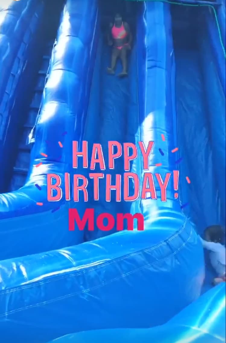 Un tobogan gigante fue parte de la diversión para que Matthew y Sabrina pudieran festejar a su mamá.