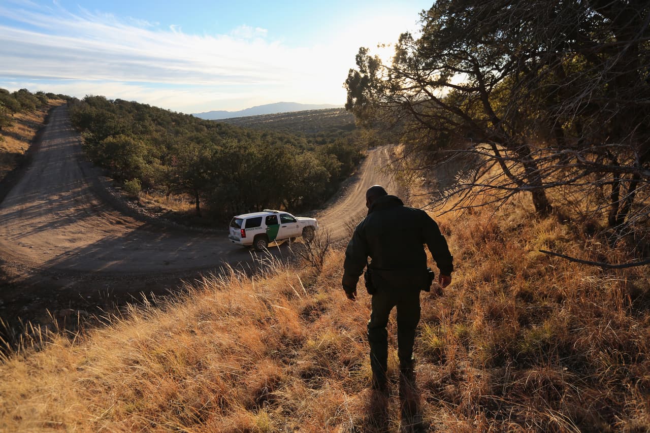 Muere un inmigrante tras enfrentarse con agente de la Patrulla Fronteriza en Arizona