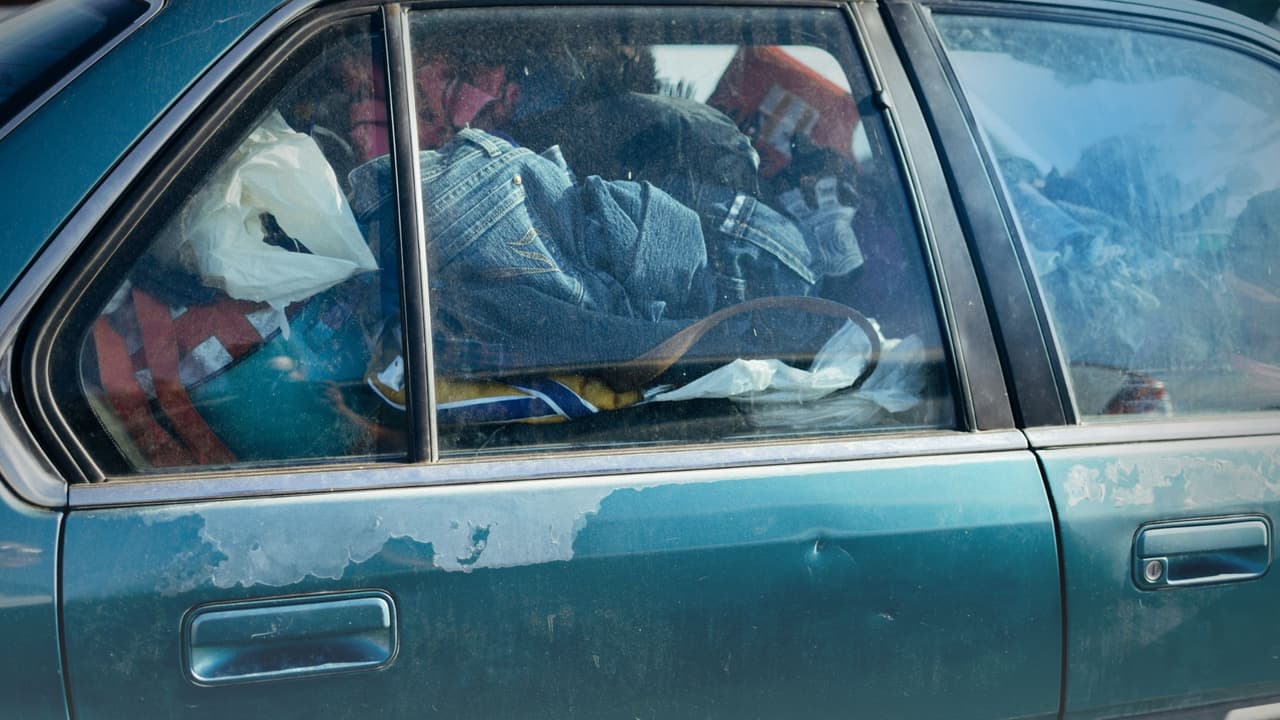 Vivió meses en su auto y luego 'se esfumó' sin llevarse nada: el caso de una joven que expone la crisis de personas sin hogar en Texas