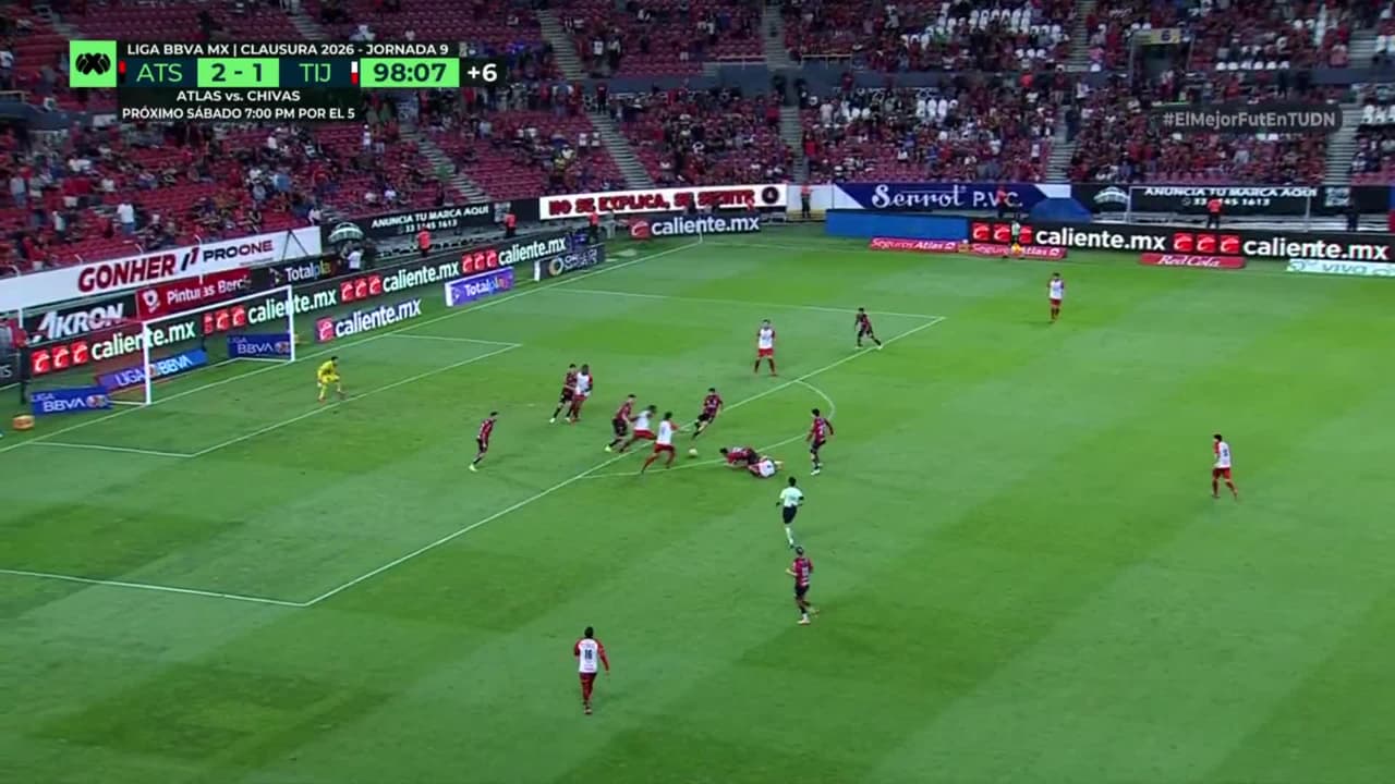 ¡TIRO ATAJADO! disparo por Unai Bilbao.