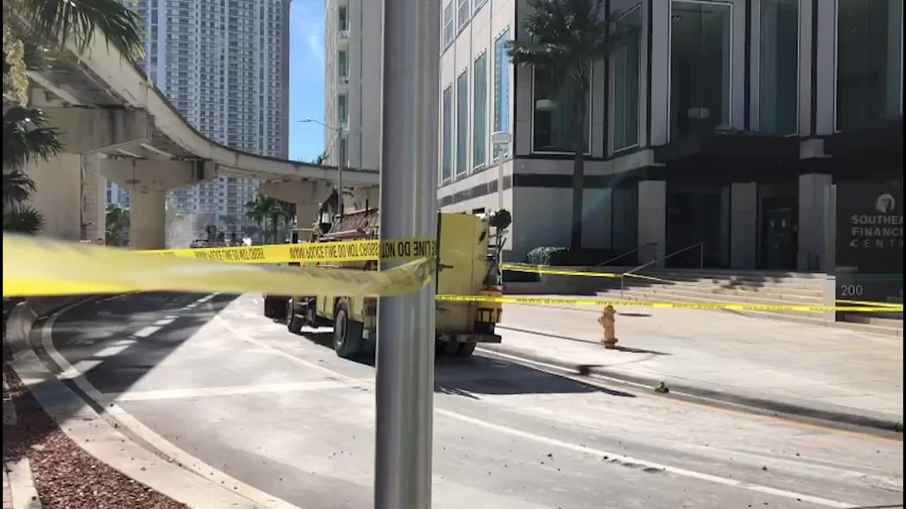 Restablecen el servicio de agua y Metromover en el Downtown de Miami 