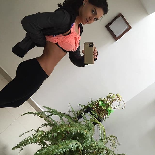 La inocente y bella "Fiorella Bianchi", mostró a sus fans lo orgullosa que está de su figura.