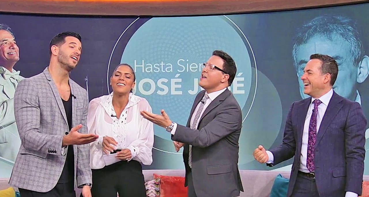 Con gran enjundia también interpretaron el segundo lugar en la lista de Spotify que fue 'Gavilán o paloma', en este tema hasta terminaron abrazados en parejas cantando desde el corazón.