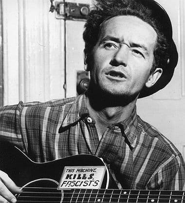 El poema 'Deportee' convertido en canción de Woody Guthrie era el único homenaje que existió por décadas para los trabajadores del campo que murieron en el avionazo de 1948.