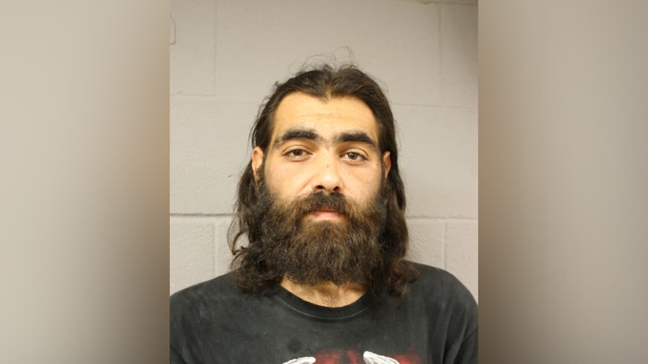 Daniel Zakaria es señalado de abuso sexual contra un menor, robo agravado con un arma mortal y amenaza terrorista a un familiar.