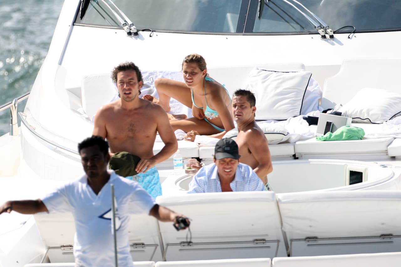 Desde entonces, han sido fotografiados juntos en distintas ocasiones y se sabe que hasta hora su relación es buena. En el año 2019, Stephanie Salas describió ese vínculo como "maravilloso" en 
<b><a href="https://www.youtube.com/watch?v=8hkkFo8zWqA" target="_blank">'Ventaneando'</a></b>. 
<br>