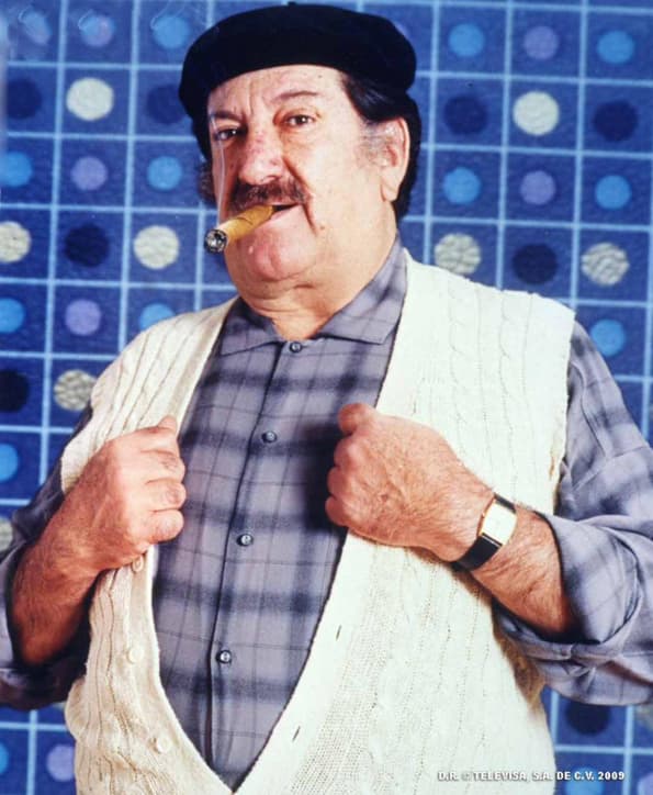 Gracias a este rechazo, Pedro comenzó a ensayar rutinas de chistes y baile, fue así como comenzaría su carrera en los espectáculos. Al inicio de su carrera trabajó como maestro de ceremonias 10 años, para después convertirse en director de escena en el Madison Square Garden en Nueva York.