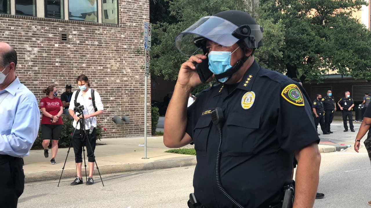Arturo Acevedo, jefe del Departamento de Policía de Houston estuvo presente.