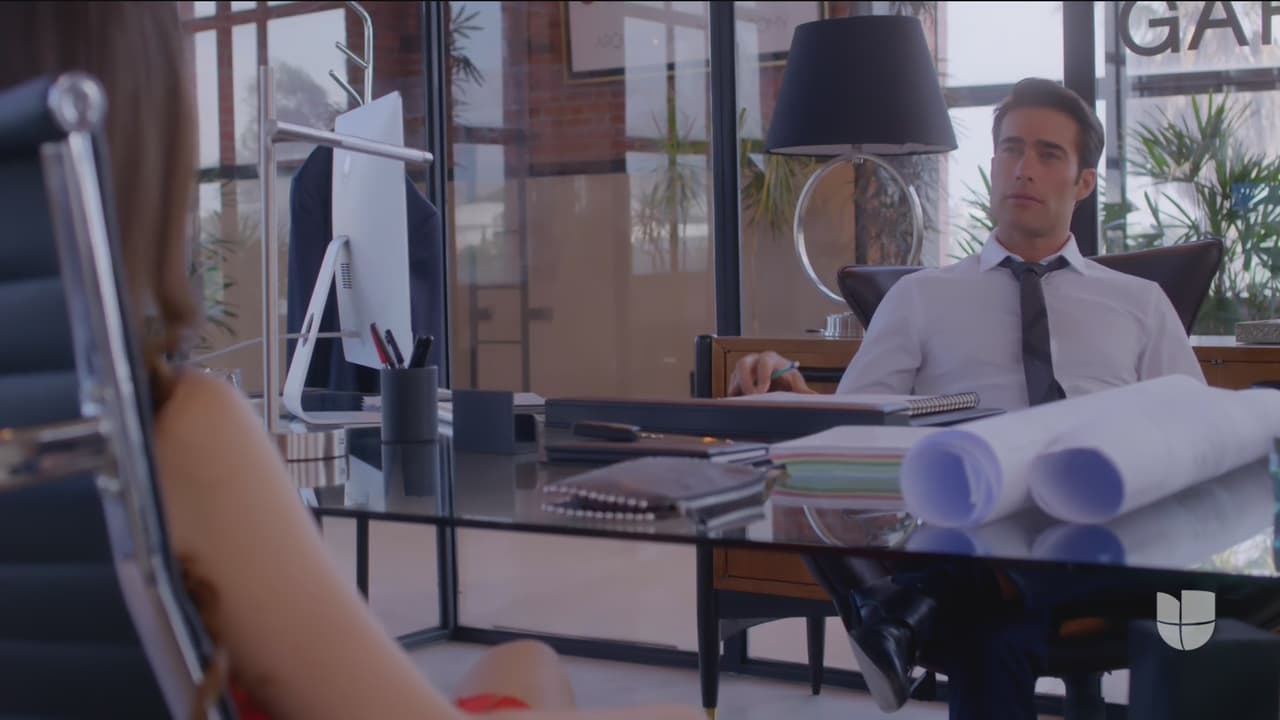 “Héctor realmente es muy celoso y había que generar ese conflicto, entonces por muchas semanas grabamos solo escenas de peleas que en un momento yo digo: ‘¿Cami te das cuenta de que hace dos o tres semanas estamos gritando todos los días? y te estás escondiendo de mí?’. Como que a veces se te pega un poco la energía de los personajes más en el tiempo que estás en escena que el que estás fuera de escena”.