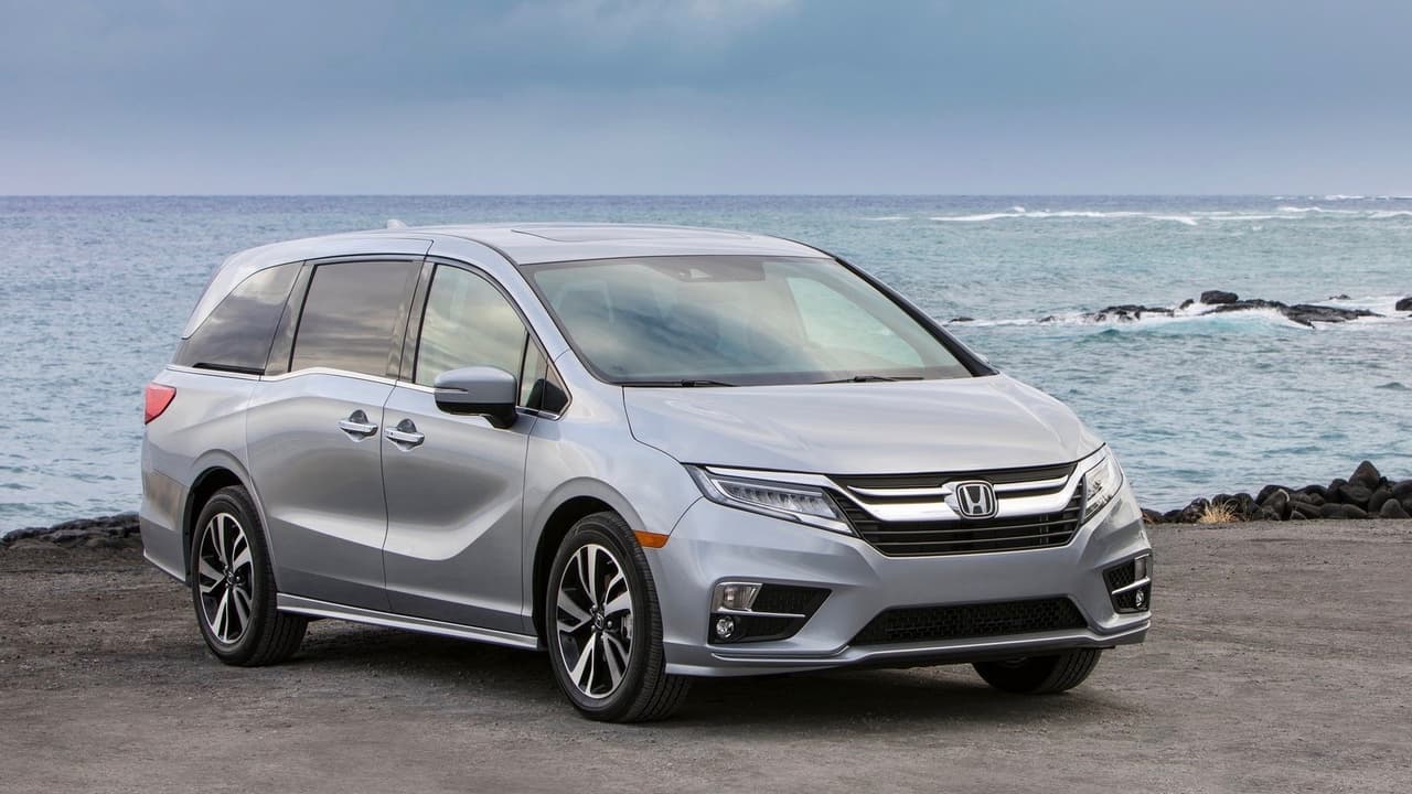 <h3 class="cms-h3-H3">10. Honda Odyssey</h3>
<br>
<br>La minivan de Honda es el único vehículo en su categoría en aparecer en la lista. A pesar de que el porcentaje de unidades de la 
<b><a href="https://www.univision.com/noticias/a-bordo/la-minivan-mas-vendida-llega-renovada-honda-odyssey-2018-video" target="_blank">Honda Odyssey</a></b> que sobrepasaron las 200,000 millas de 
<b>2.4%</b>, este es aún el doble del promedio nacional de 1.2%.