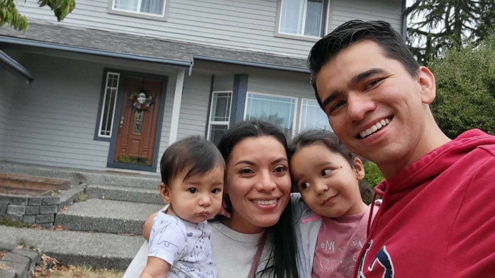 Esta familia mexicana recibió en su casa a otra afgana que huyó a EEUU