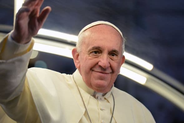 Durante su primer encuentro con los periodistas, en marzo: "Como muchos de ustedes no pertecenen a la Iglesia Católica y otros no son creyentes, de corazón doy esta bendición en silencio a cada uno de ustedes, respetando la conciencia de cada uno pero sabiendo que cada uno de ustedes es hijo de Dios. Que Dios los bendiga".