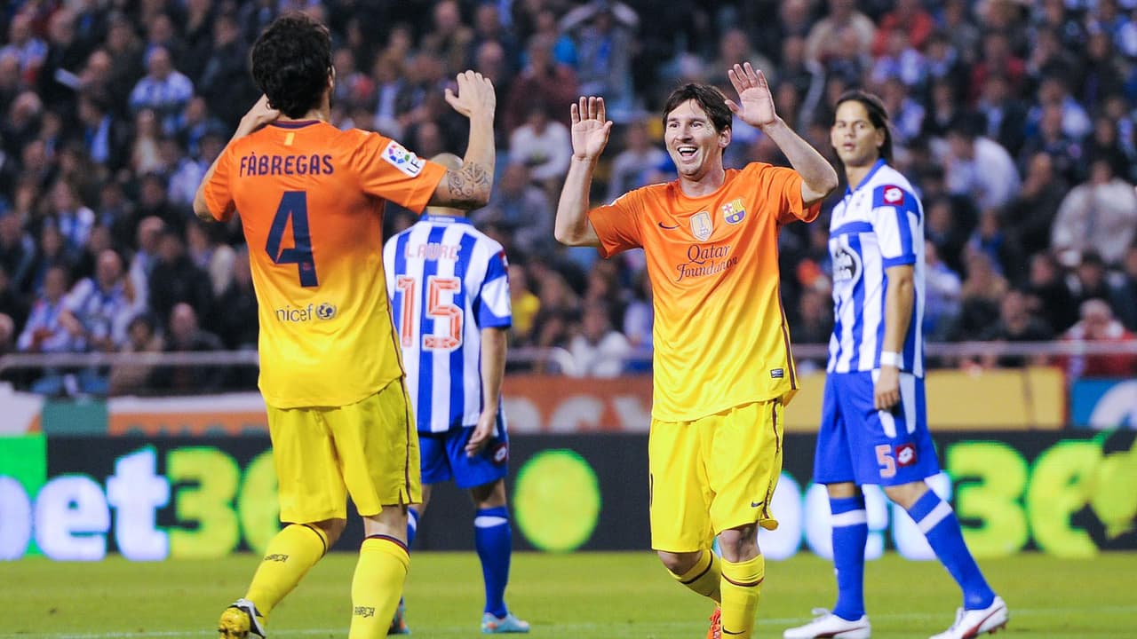 Fábregas defiende a Messi: "Nunca han tenido a un jugador de ese nivel"
