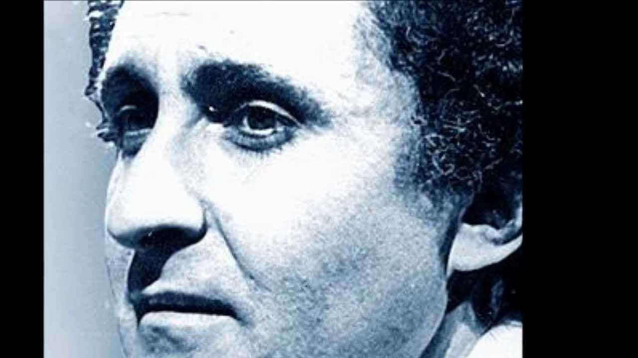 Víctor Yturbe fue asesinado en la puerta de su casa, de seis tiros con bala expansiva, por tres matones cuyas identidades se desconocen, aunque de acuerdo con las investigaciones, podría tratarse de sicarios contratados por el mundo del narcotráfico, con el que presuntamente el cantante estaba vinculado en secreto.