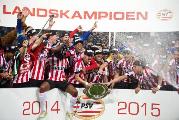 En Holanda el PSV Eindhoven arrolló en la Eredivisie amarrando el cetro de campeón desde hace varias jornadas y culminando el torneo con 88 puntos. Ajax jugará la fase de eliminatoria para buscar alcanzar a la PSV en la UEFA Champions League.
