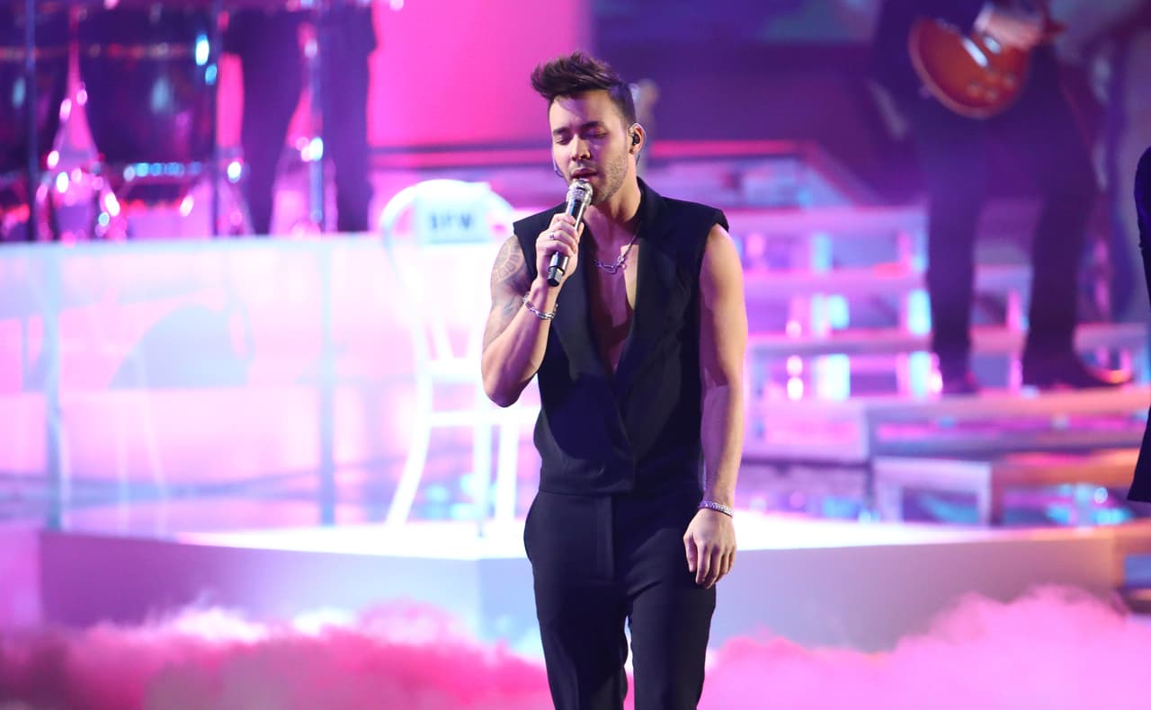 Prince Royce y Calibre 50 hicieron una interpretación muy a su estilo.