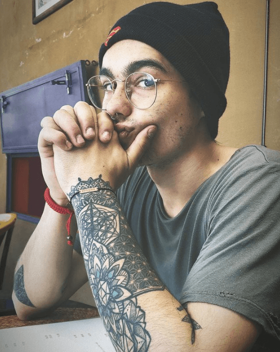 "No sé si ha visto otras versiones de cuando era una novela o no, o si le gustaba o no, pero 
<b>su trabajo lo ha hecho exquisitamente</b>", dijo Karla Sofía Gascón. 
<br>