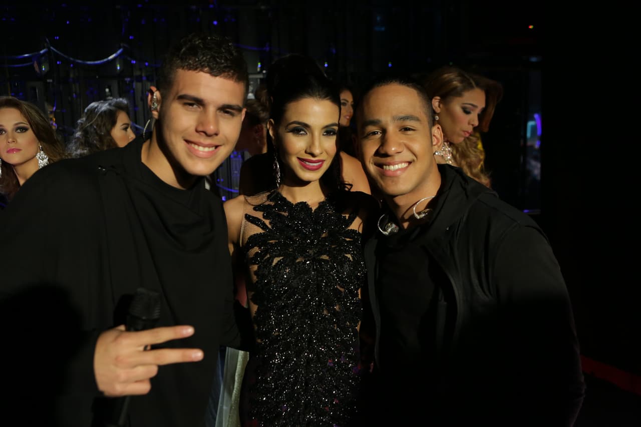 Christopher, Zabdiel, Erick, Richard y Joel regresaron a Univision como estrellas para interpretar su nuevo éxito ‘Tan fácil’, en una noche llena de glamour y belleza para los chicos ganadores de La Banda.