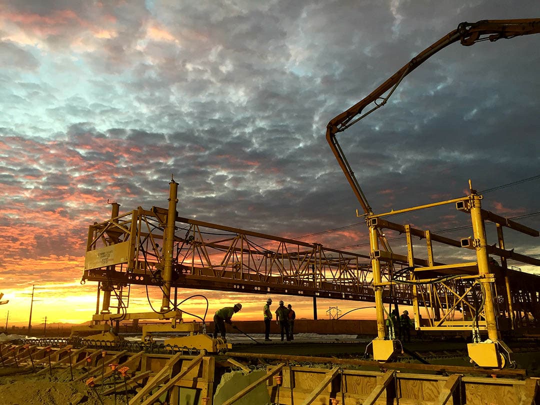En una acción reciente tomada por la Junta Estatal de Nombres Geográficos e Históricos, la Autopista South Mountain recibió la elección honorífica como "Autopista del Congresista Ed Pastor", que marca las contribuciones del difunto congresista a proyectos de transporte en toda la región.
<br>