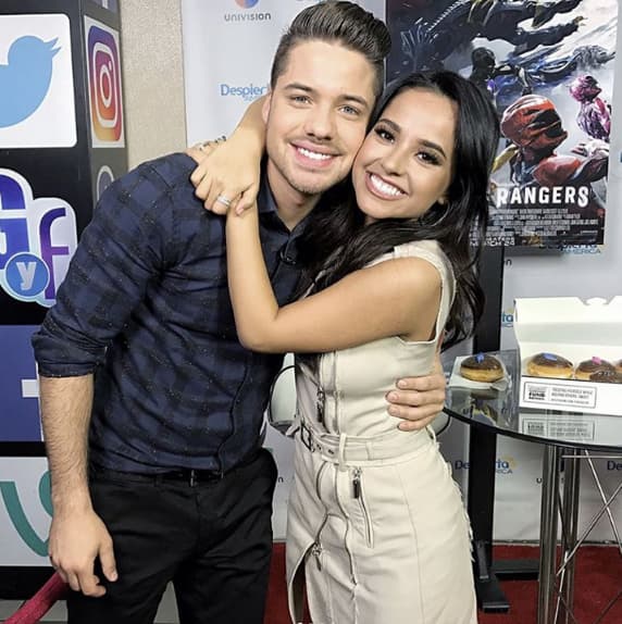Becky G y William Valdes son grandes amigos y así los sorprendimos en su Rincón Social.