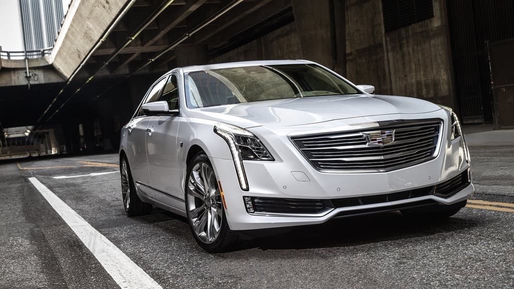 10. 
<b>Cadillac CT6 Platinum AWD</b> (empate): El sedán insignia de Cadillac, la marca de lujo de General Motors logró el décimo lugar junto al ATS también de Cadillac, pero solo en su versión Platinum de lujo máximo y siempre y cuando cuente con tracción integral.