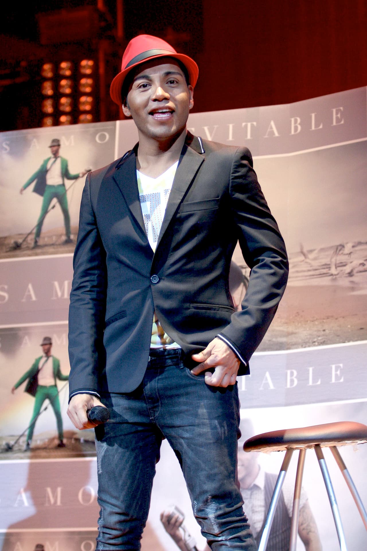 El cantante Samo, quien fuera integrante de Camila, informó que él y su equipo de trabajo fueron asaltados la madrugada del domingo 27 de octubre mientras viajaban hacia Veracruz.