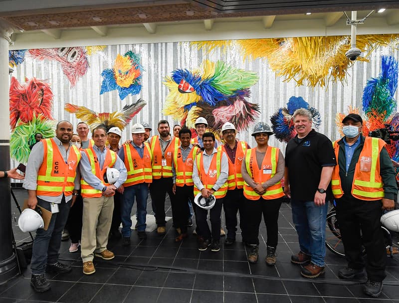 Y felicitó a los trabajadores que, con su duero esfuerzo, lograron que el millonario proyecto se terminara a tiempo.