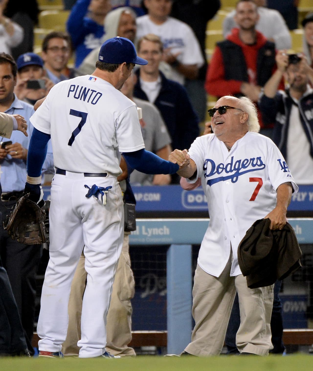 Danny Devito, una leyenda de Hollywood, se ha dejado contagiar por la pasión que generan los Dodgers.